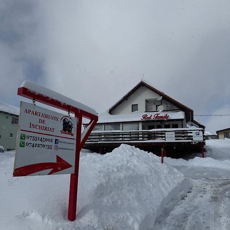 Red Family Apartments Пэлтиниш Экстерьер фото