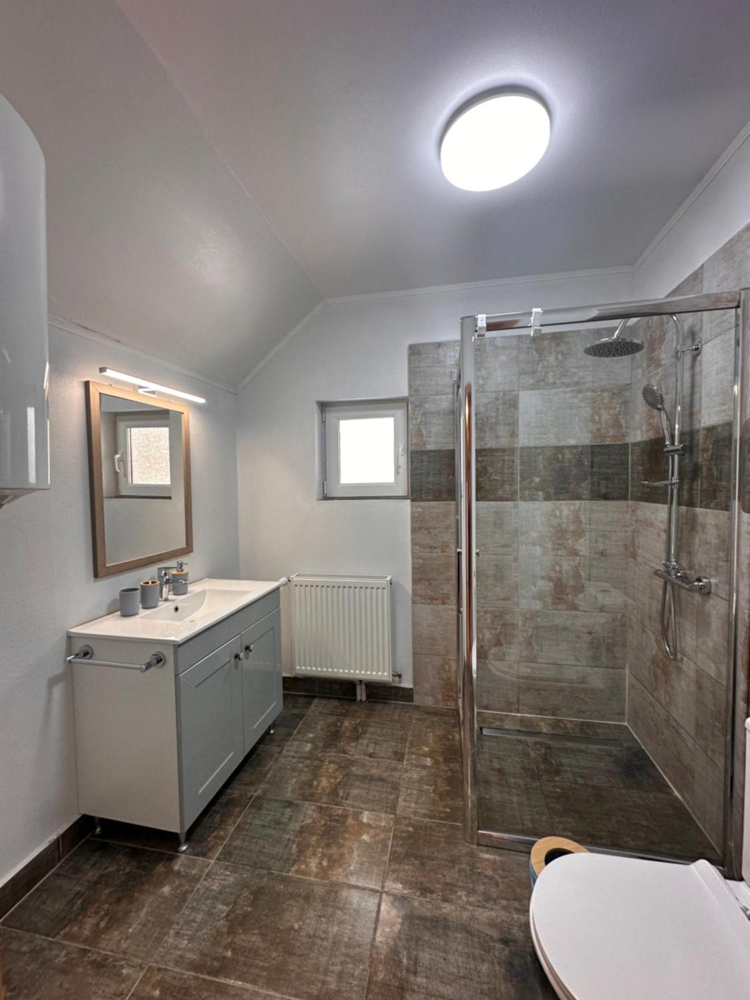 Red Family Apartments Пэлтиниш Экстерьер фото